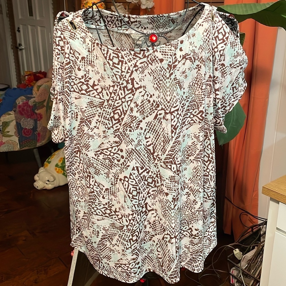 🐍🐍🐍BOGOHO 🐍🐍🐍Cato Snake Print Cold Shoulder Top